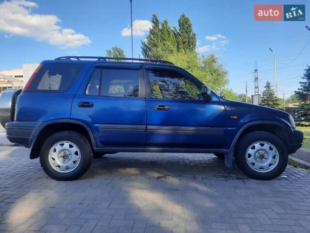 Синий Хонда СРВ, объемом двигателя 2 л и пробегом 259 тыс. км за 5999 $, фото 1 на Automoto.ua