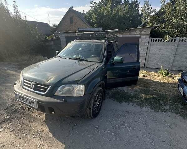 Зеленый Хонда СРВ, объемом двигателя 2 л и пробегом 399 тыс. км за 2000 $, фото 1 на Automoto.ua