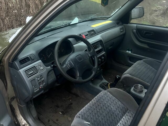 Зелений Хонда СРВ, об'ємом двигуна 2 л та пробігом 300 тис. км за 1181 $, фото 1 на Automoto.ua