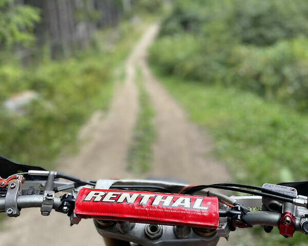 Хонда CRF 250R 2009 в Ивано-Франковске на Automoto.ua Красный Хонда CRF 250R, объемом двигателя 0.25 л и пробегом 60 тыс. км за 2650 $, фото 1 на Automoto.ua