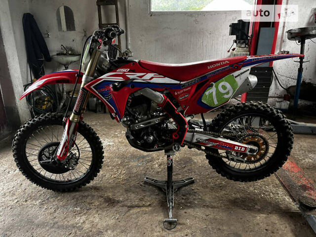 Червоний Хонда CRF 250R, об'ємом двигуна 0.25 л та пробігом 3 тис. км за 5000 $, фото 1 на Automoto.ua