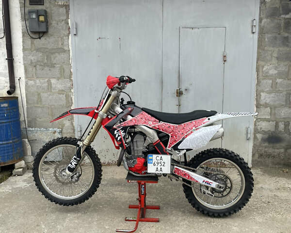 Хонда CRF 450R 2014 у Вышгороде на Automoto.ua Червоний Хонда CRF 450R, об'ємом двигуна 0.45 л та пробігом 160 тис. км за 5500 $, фото 1 на Automoto.ua