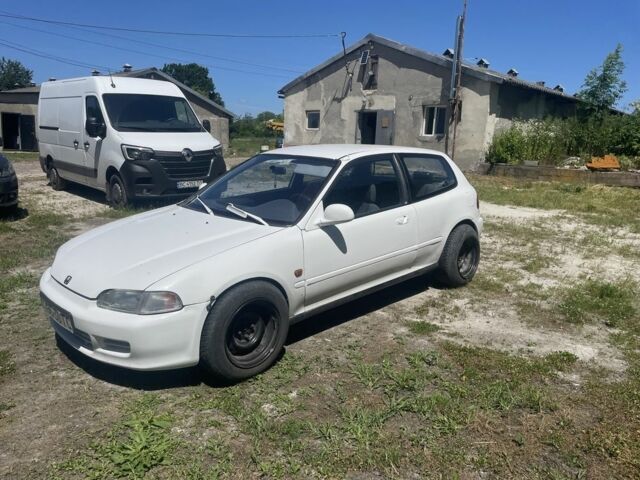 Белый Хонда Цивик, объемом двигателя 1.3 л и пробегом 370 тыс. км за 2563 $, фото 1 на Automoto.ua