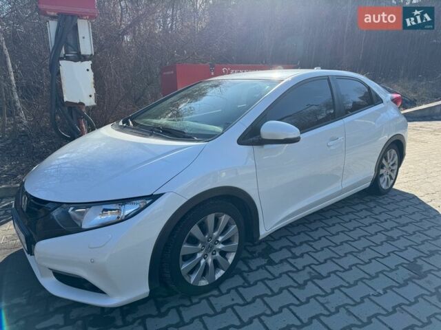 Білий Хонда Сівік, об'ємом двигуна 1.8 л та пробігом 79 тис. км за 13000 $, фото 1 на Automoto.ua