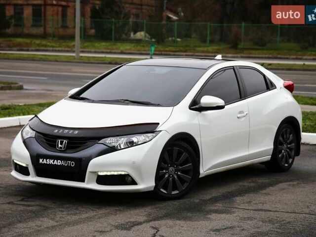Белый Хонда Цивик, объемом двигателя 1.8 л и пробегом 155 тыс. км за 10999 $, фото 1 на Automoto.ua