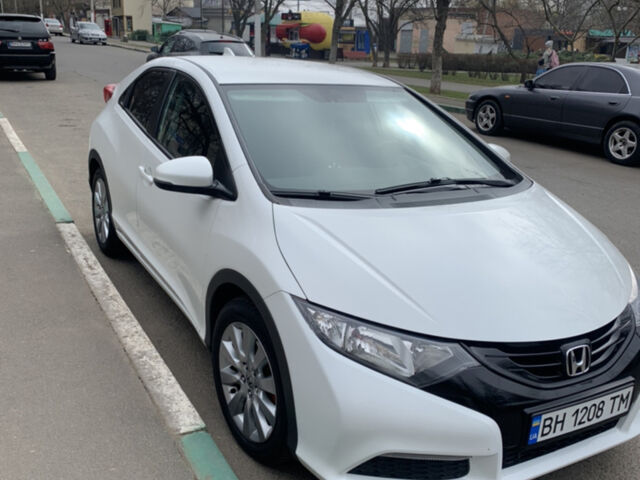 Белый Хонда Цивик, объемом двигателя 2.2 л и пробегом 90 тыс. км за 9800 $, фото 1 на Automoto.ua