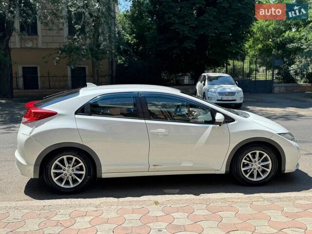 Белый Хонда Цивик, объемом двигателя 1.8 л и пробегом 124 тыс. км за 7900 $, фото 1 на Automoto.ua