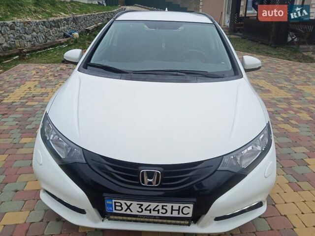 Белый Хонда Цивик, объемом двигателя 1.6 л и пробегом 207 тыс. км за 10500 $, фото 1 на Automoto.ua