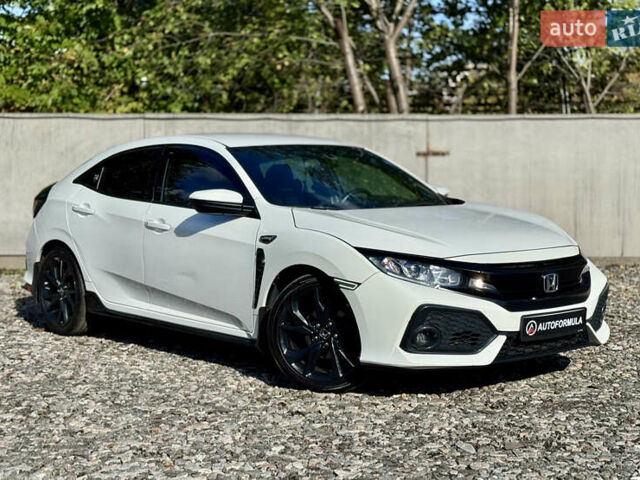 Белый Хонда Цивик, объемом двигателя 1.5 л и пробегом 134 тыс. км за 16490 $, фото 1 на Automoto.ua
