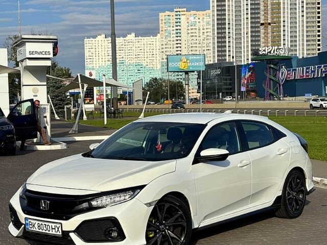 Белый Хонда Цивик, объемом двигателя 1.5 л и пробегом 120 тыс. км за 14000 $, фото 1 на Automoto.ua