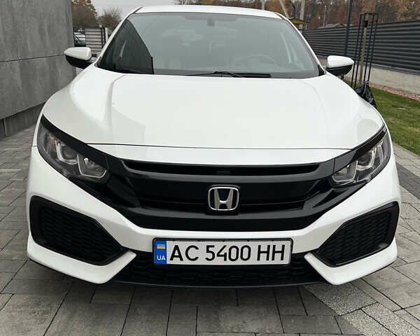 Білий Хонда Сівік, об'ємом двигуна 1.5 л та пробігом 80 тис. км за 13700 $, фото 1 на Automoto.ua