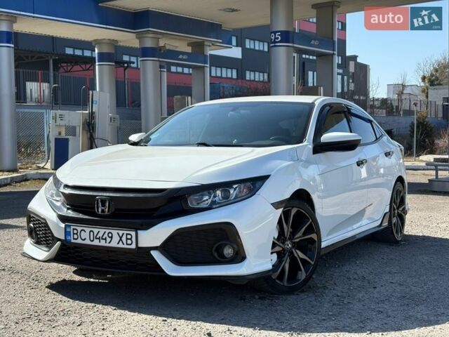 Белый Хонда Цивик, объемом двигателя 1.5 л и пробегом 157 тыс. км за 11999 $, фото 1 на Automoto.ua