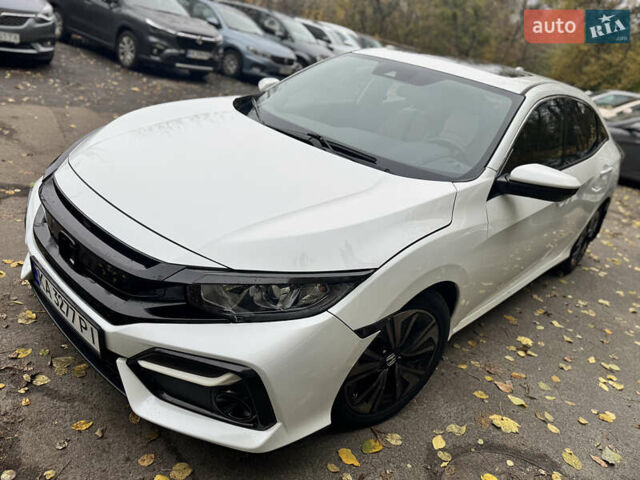 Белый Хонда Цивик, объемом двигателя 1.5 л и пробегом 180 тыс. км за 15500 $, фото 1 на Automoto.ua