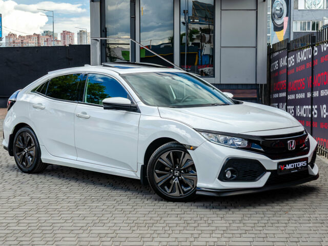 Белый Хонда Цивик, объемом двигателя 1.5 л и пробегом 75 тыс. км за 17200 $, фото 1 на Automoto.ua