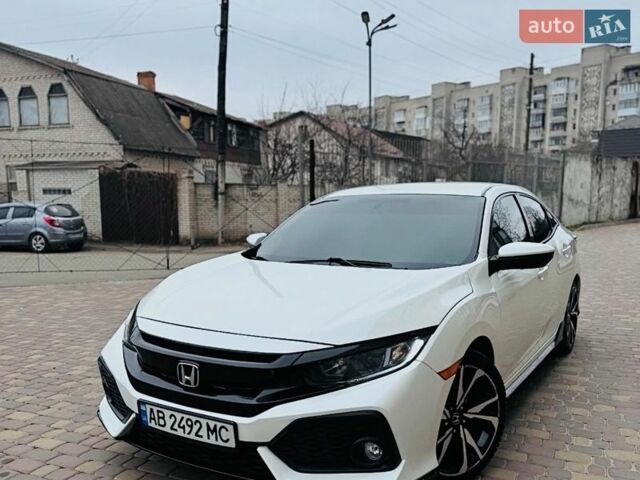 Белый Хонда Цивик, объемом двигателя 1.5 л и пробегом 85 тыс. км за 11910 $, фото 1 на Automoto.ua