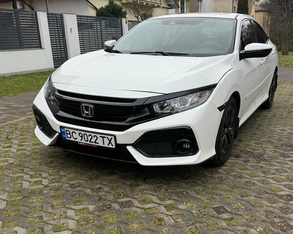 Белый Хонда Цивик, объемом двигателя 1.5 л и пробегом 113 тыс. км за 16900 $, фото 1 на Automoto.ua