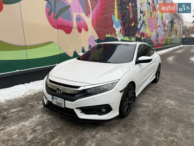 Білий Хонда Сівік, об'ємом двигуна 1.5 л та пробігом 115 тис. км за 14500 $, фото 1 на Automoto.ua