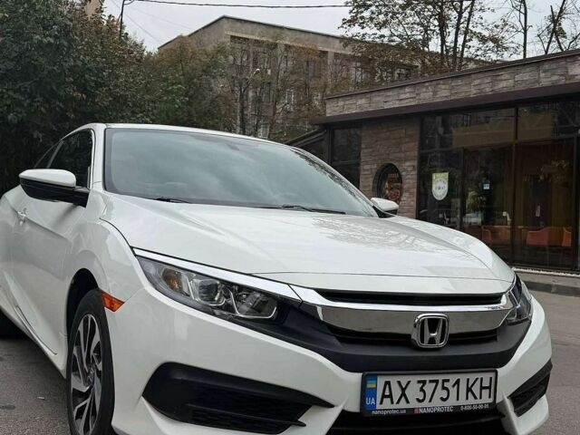 Белый Хонда Цивик, объемом двигателя 2 л и пробегом 112 тыс. км за 11000 $, фото 1 на Automoto.ua