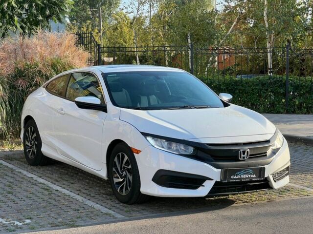 Белый Хонда Цивик, объемом двигателя 2 л и пробегом 107 тыс. км за 15000 $, фото 1 на Automoto.ua