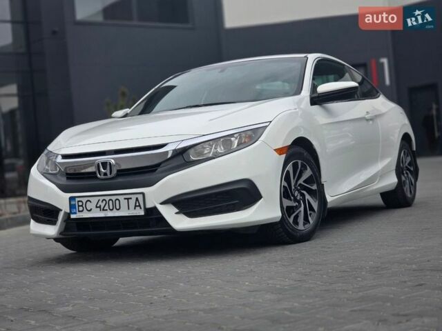 Белый Хонда Цивик, объемом двигателя 2 л и пробегом 154 тыс. км за 13500 $, фото 1 на Automoto.ua