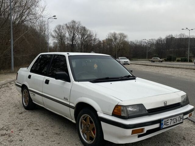 Белый Хонда Цивик, объемом двигателя 1.5 л и пробегом 294 тыс. км за 1100 $, фото 1 на Automoto.ua