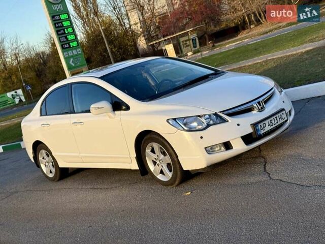 Белый Хонда Цивик, объемом двигателя 1.8 л и пробегом 205 тыс. км за 7200 $, фото 1 на Automoto.ua