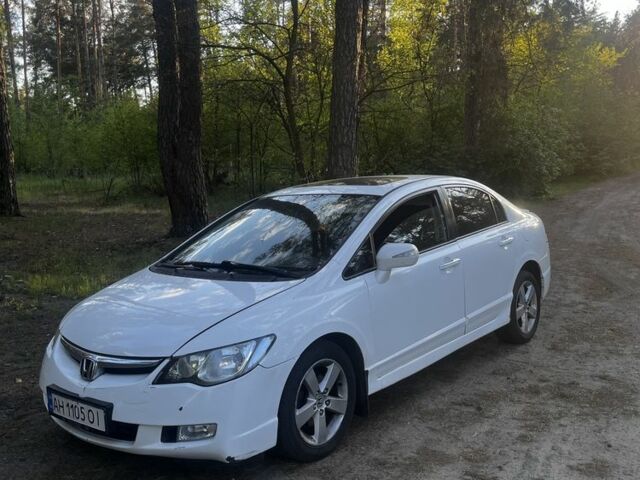 Белый Хонда Цивик, объемом двигателя 1.8 л и пробегом 265 тыс. км за 5400 $, фото 1 на Automoto.ua