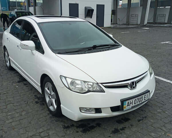 Белый Хонда Цивик, объемом двигателя 1.8 л и пробегом 224 тыс. км за 6100 $, фото 1 на Automoto.ua