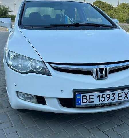 Белый Хонда Цивик, объемом двигателя 1.8 л и пробегом 259 тыс. км за 6300 $, фото 1 на Automoto.ua