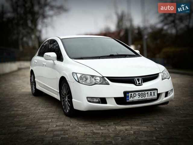 Белый Хонда Цивик, объемом двигателя 1.8 л и пробегом 283 тыс. км за 6000 $, фото 1 на Automoto.ua