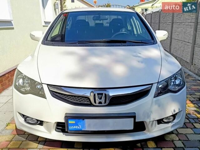 Белый Хонда Цивик, объемом двигателя 1.3 л и пробегом 140 тыс. км за 7100 $, фото 1 на Automoto.ua