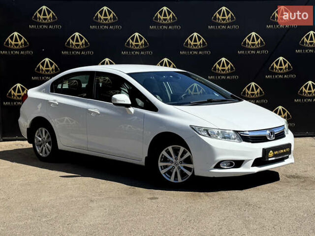 Белый Хонда Цивик, объемом двигателя 1.8 л и пробегом 187 тыс. км за 9999 $, фото 1 на Automoto.ua