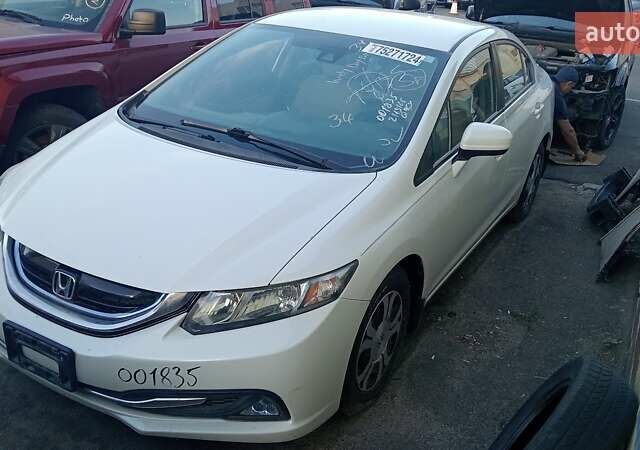 Хонда Цивик 2015 в Киеве на Automoto.ua Белый Хонда Цивик, объемом двигателя 1.5 л и пробегом 56 тыс. км за 5850 $, фото 1 на Automoto.ua