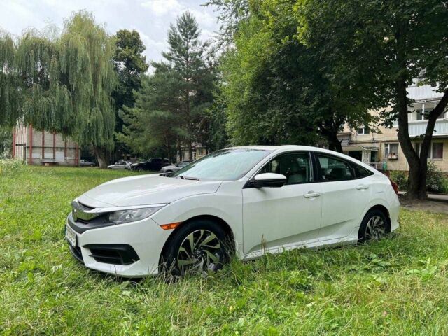 Белый Хонда Цивик, объемом двигателя 2 л и пробегом 95 тыс. км за 11800 $, фото 1 на Automoto.ua