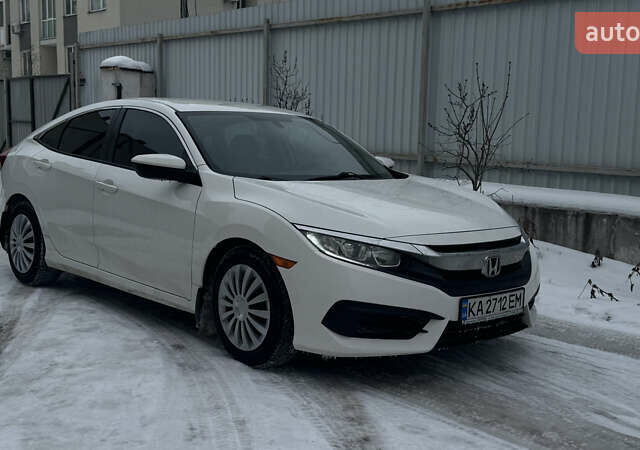 Білий Хонда Сівік, об'ємом двигуна 2 л та пробігом 142 тис. км за 12758 $, фото 1 на Automoto.ua