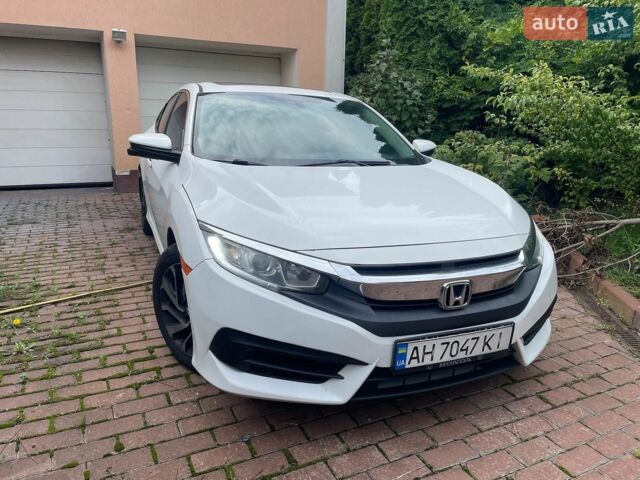 Белый Хонда Цивик, объемом двигателя 2 л и пробегом 117 тыс. км за 11800 $, фото 1 на Automoto.ua