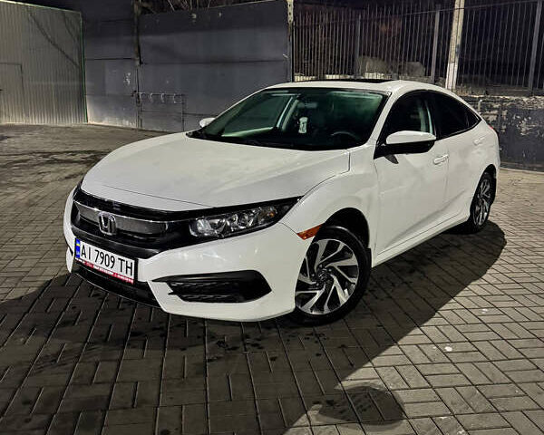 Белый Хонда Цивик, объемом двигателя 2 л и пробегом 106 тыс. км за 13500 $, фото 1 на Automoto.ua