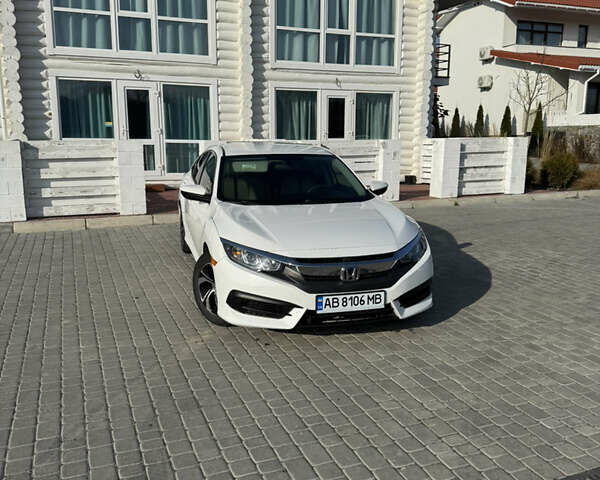 Белый Хонда Цивик, объемом двигателя 2 л и пробегом 101 тыс. км за 13800 $, фото 1 на Automoto.ua