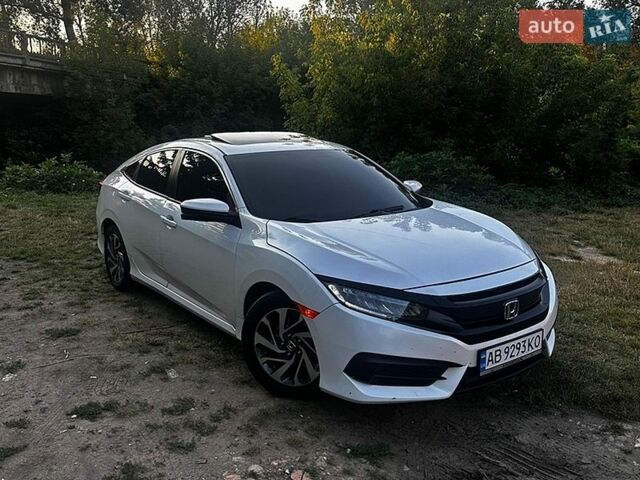 Белый Хонда Цивик, объемом двигателя 2 л и пробегом 150 тыс. км за 14500 $, фото 1 на Automoto.ua