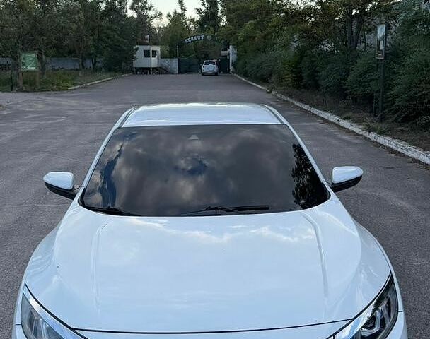 Белый Хонда Цивик, объемом двигателя 2 л и пробегом 165 тыс. км за 11999 $, фото 1 на Automoto.ua