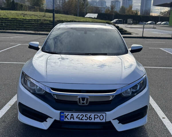Белый Хонда Цивик, объемом двигателя 2 л и пробегом 112 тыс. км за 14200 $, фото 1 на Automoto.ua