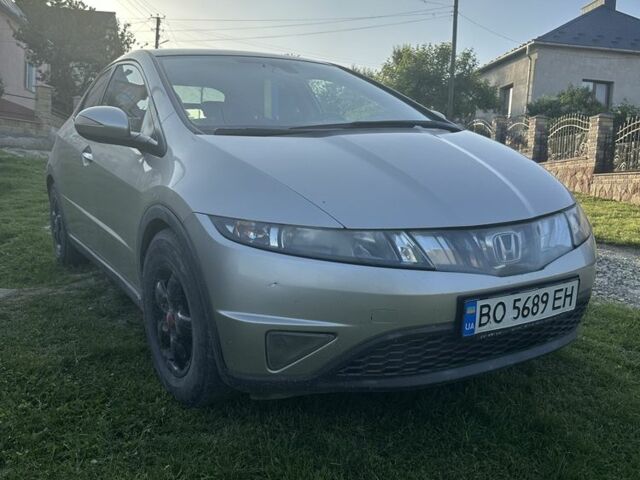 Бежевый Хонда Цивик, объемом двигателя 1.8 л и пробегом 191 тыс. км за 5000 $, фото 1 на Automoto.ua