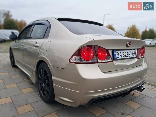 Бежевый Хонда Цивик, объемом двигателя 1.8 л и пробегом 280 тыс. км за 6500 $, фото 1 на Automoto.ua