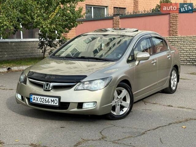 Бежевый Хонда Цивик, объемом двигателя 1.8 л и пробегом 242 тыс. км за 6300 $, фото 1 на Automoto.ua