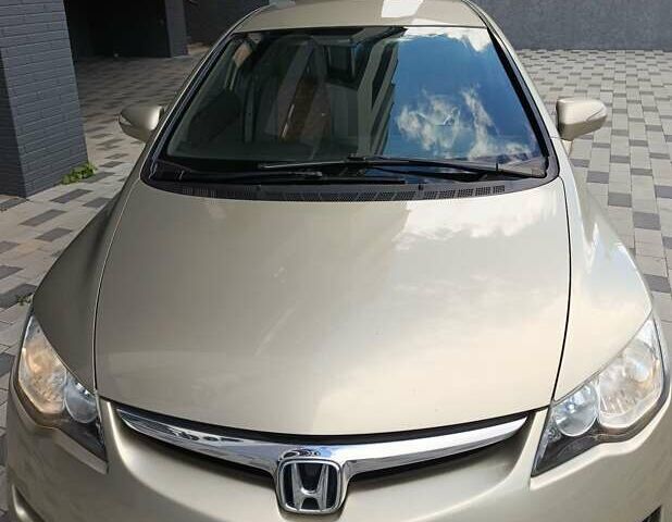 Бежевый Хонда Цивик, объемом двигателя 1.8 л и пробегом 290 тыс. км за 5700 $, фото 1 на Automoto.ua