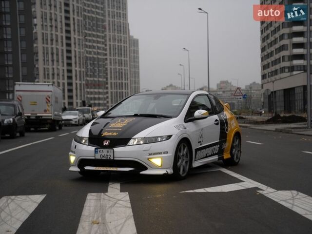 Черный Хонда Цивик, объемом двигателя 2 л и пробегом 213 тыс. км за 7000 $, фото 1 на Automoto.ua