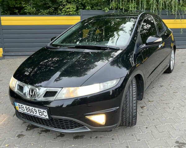 Черный Хонда Цивик, объемом двигателя 1.8 л и пробегом 109 тыс. км за 8000 $, фото 1 на Automoto.ua