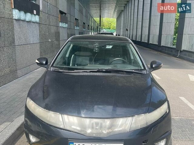 Черный Хонда Цивик, объемом двигателя 1.8 л и пробегом 252 тыс. км за 5500 $, фото 1 на Automoto.ua