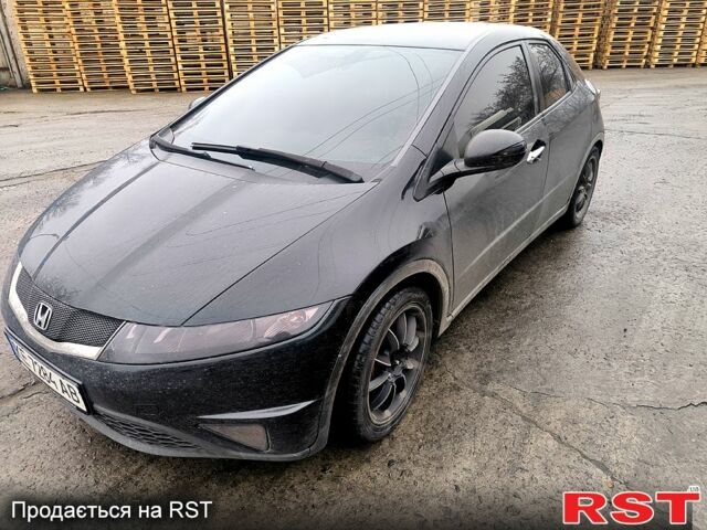 Черный Хонда Цивик, объемом двигателя 1.8 л и пробегом 260 тыс. км за 7000 $, фото 1 на Automoto.ua