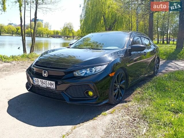 Черный Хонда Цивик, объемом двигателя 1.5 л и пробегом 56 тыс. км за 15500 $, фото 1 на Automoto.ua